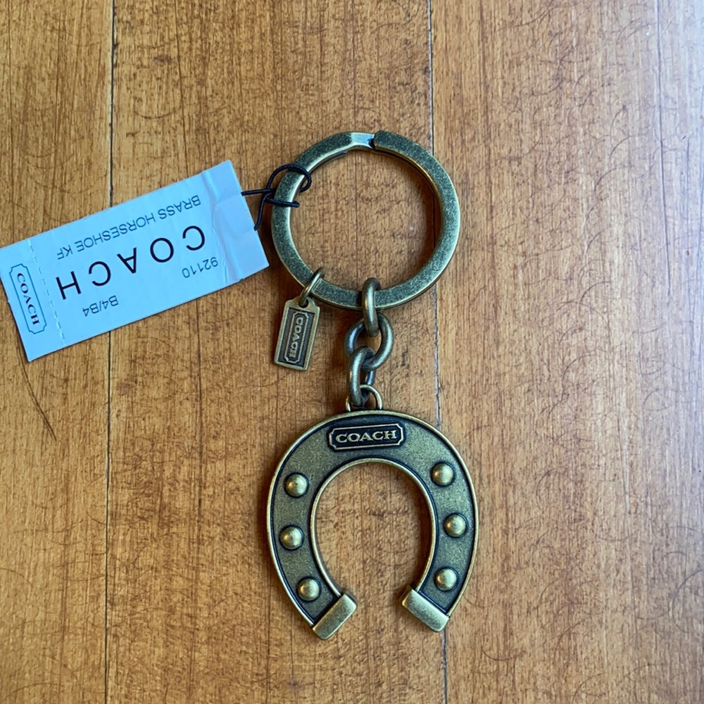 Coach horse shoe keychain